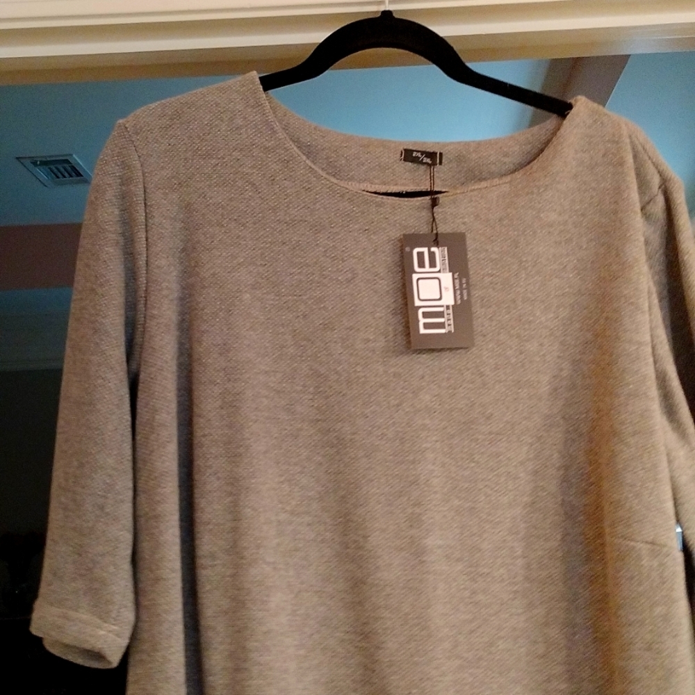 Moe (made of emotion)size 2XL/4XL tag on dress.